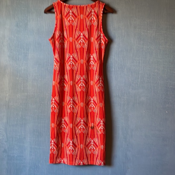 Sleeveless crew neck dress. - Picture 2 of 2